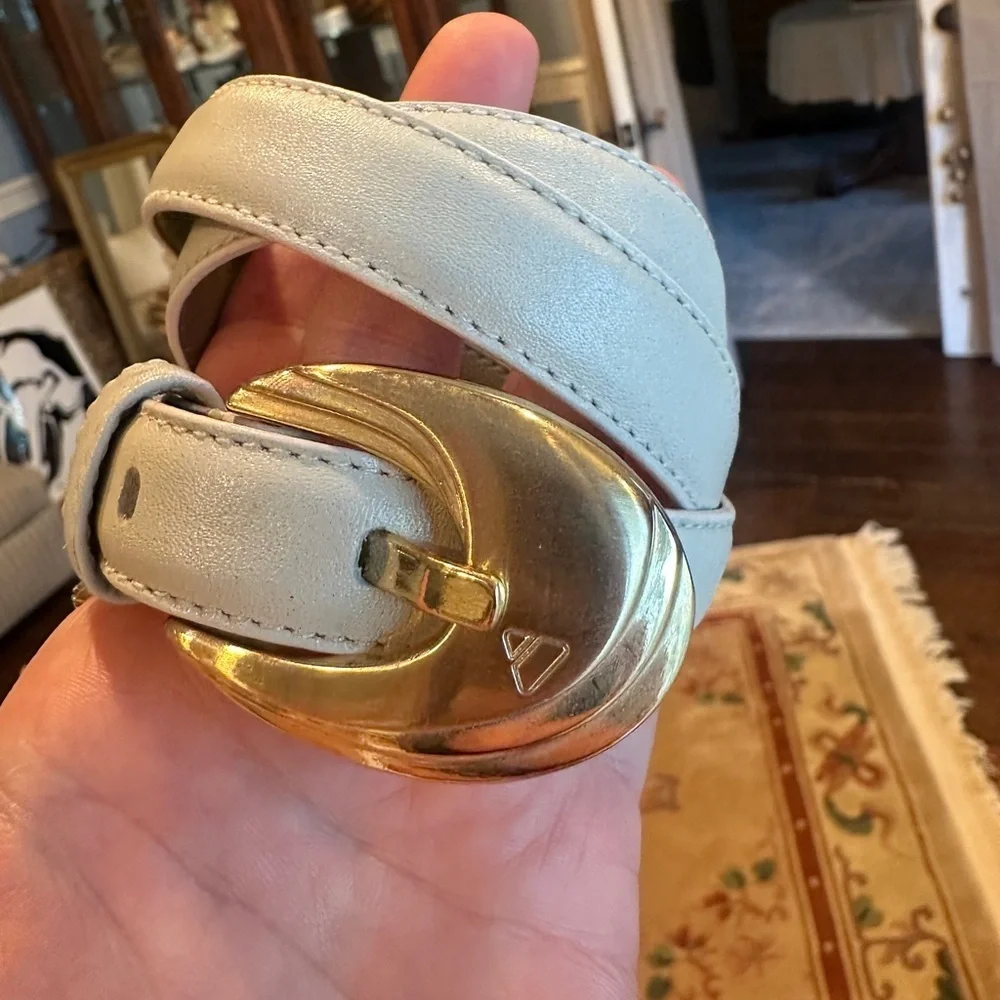 Claiborne stylish cream